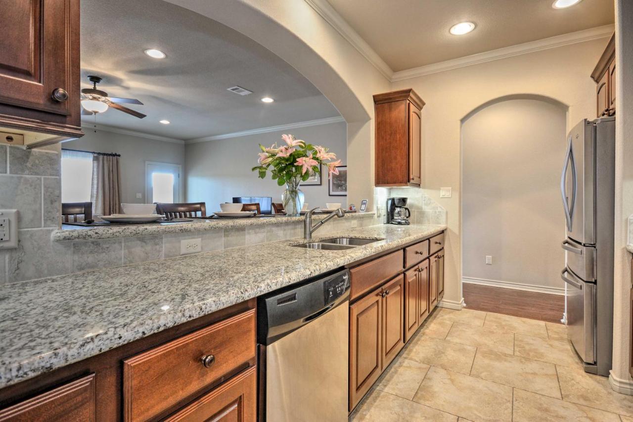 College Station Townhouse With Private Patio Villa Exterior foto